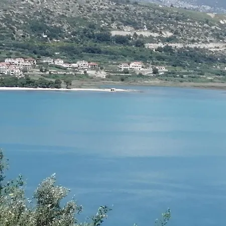 公寓 Vila-zorka *